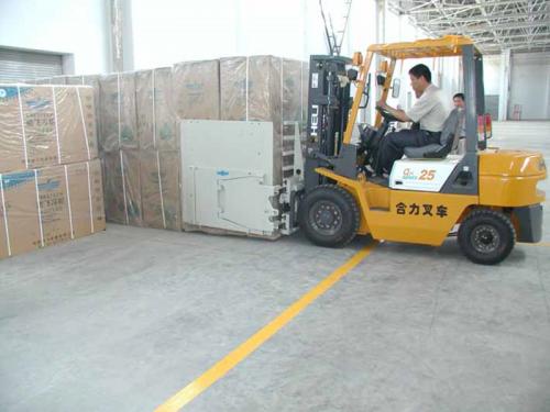 ਫ੍ਰੀਜ਼ਰ ਵਿਚ ਕਾਰਟਨ ਕਲੈਂਪ ਦੀ ਵਰਤੋਂ